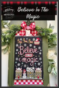 Patron de Stitching with the housewives para Jolly July: Believe in the magic of Christmas.