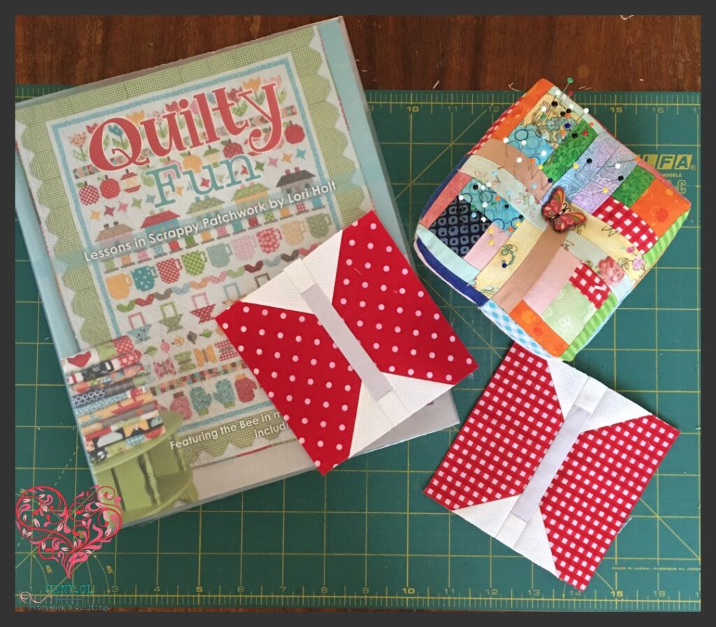 Portada del Libro Quilty Fun y dos bloques de mariposa. Alfiletero de Patchwork,