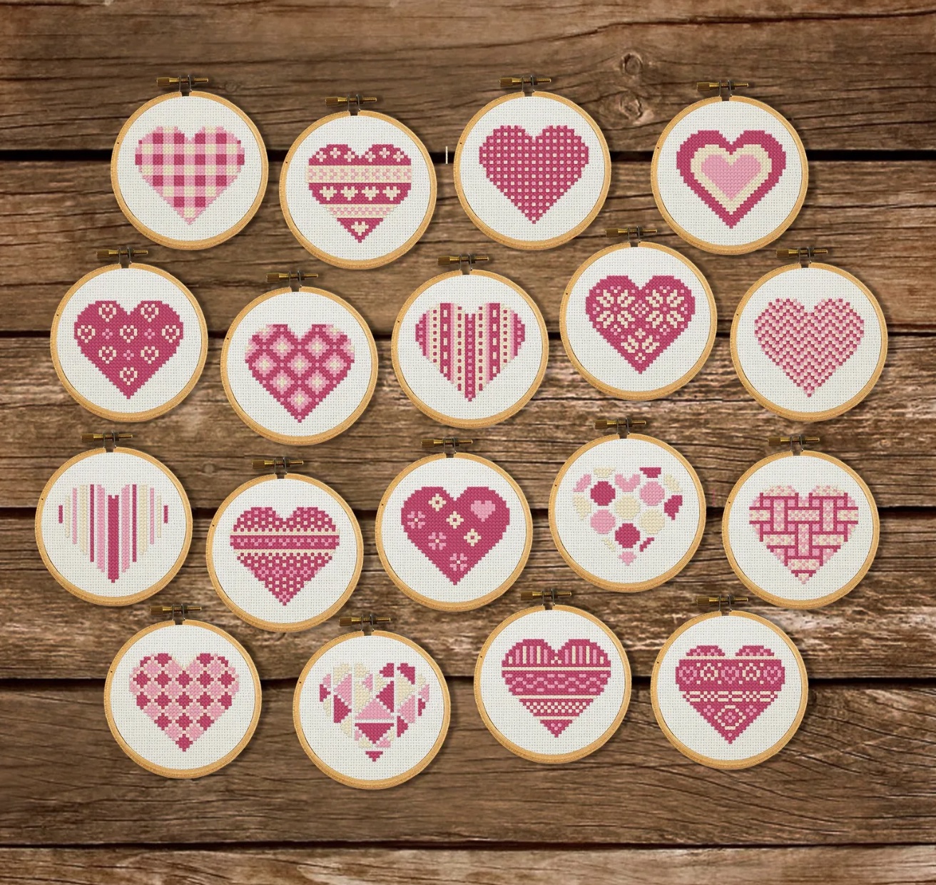 18 Corazones en su bastidor bordados de color rosa
