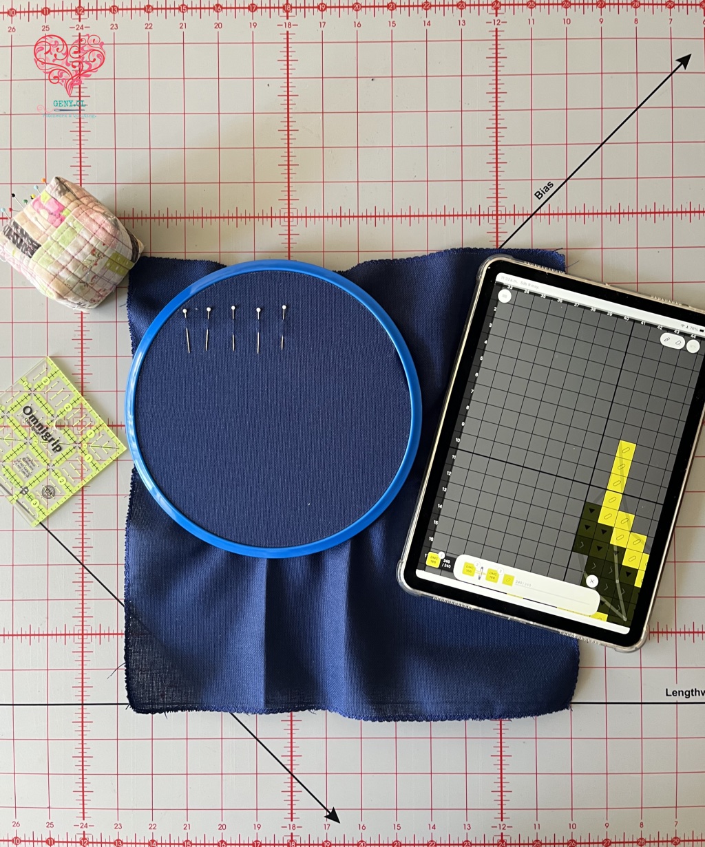 cuenta con alfileres desde el borde designado con reglas y app fantastitch
